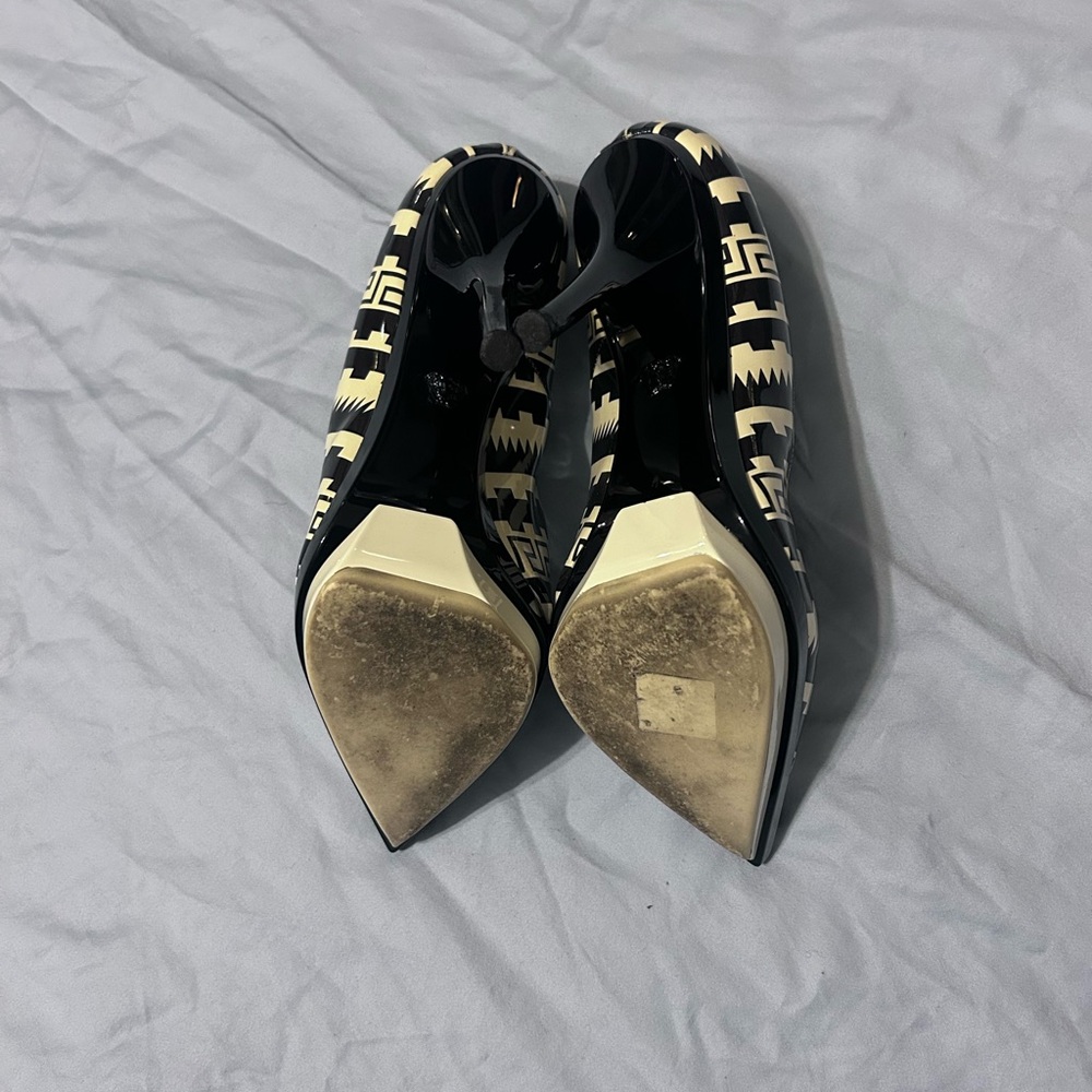 Versace Black and Cream Geometric Heels - Picture 5 of 6